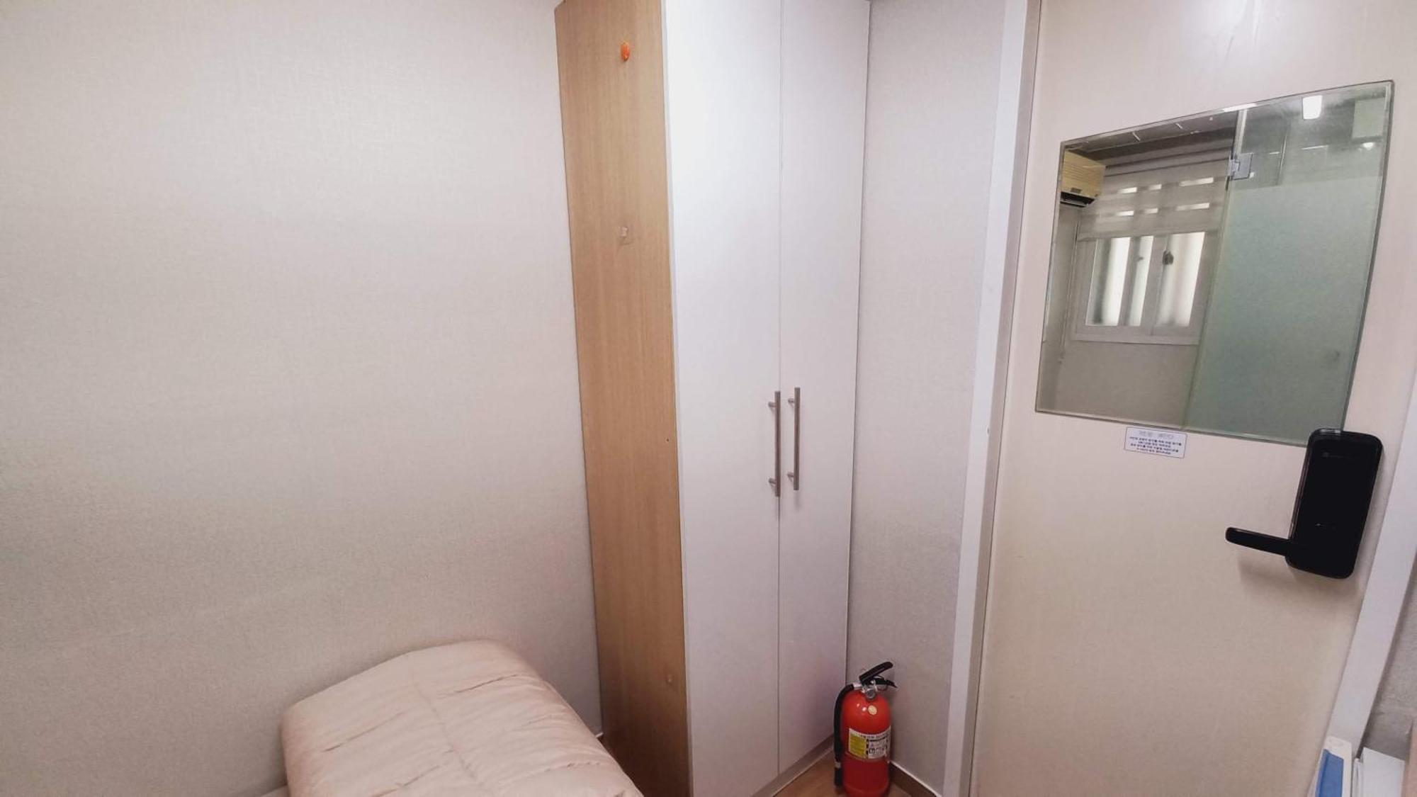 Haechi Stay Guesthouse - For Foreigners Only Seoul Exterior foto